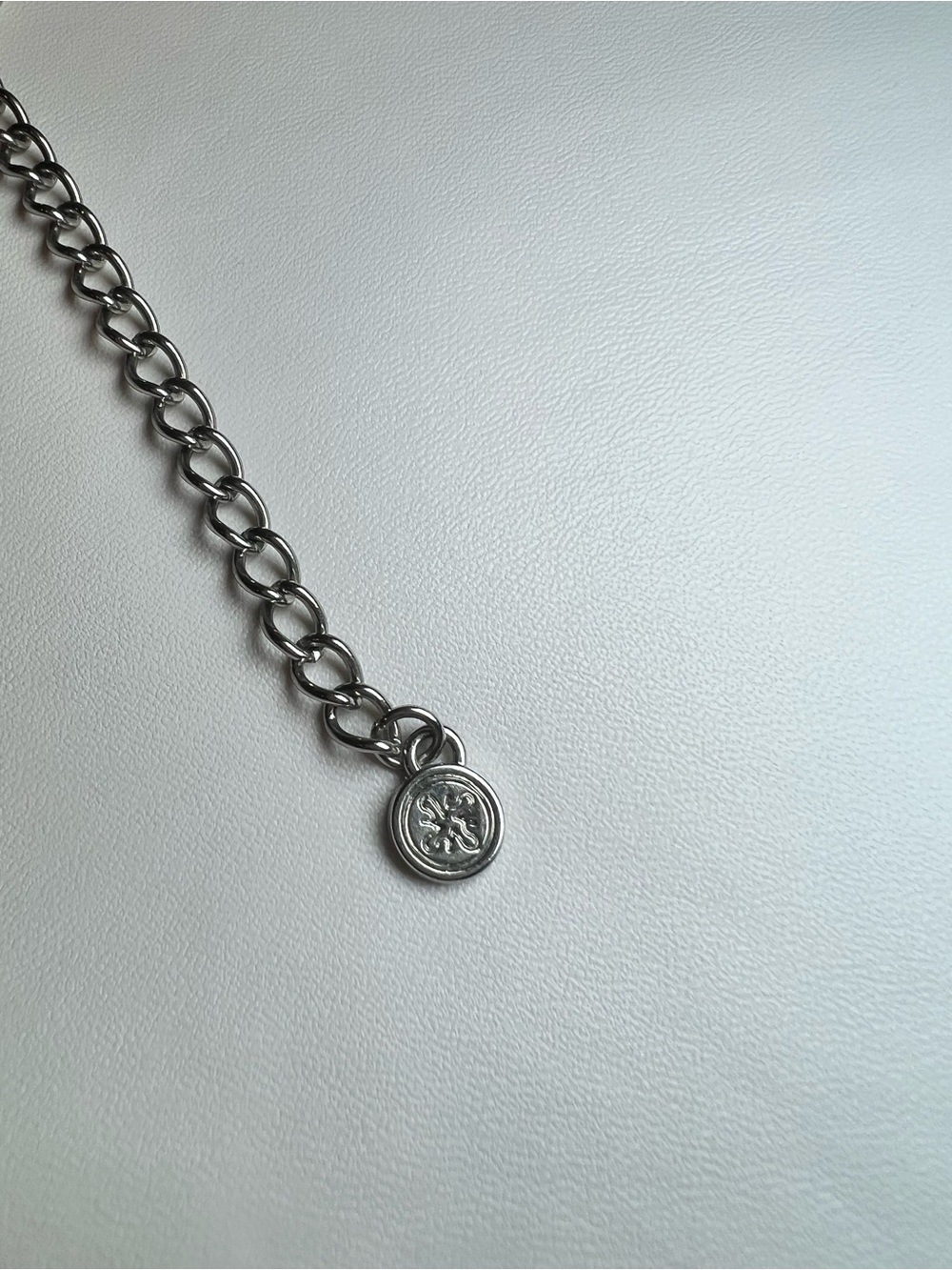 Simply Vera vera wang NWOT Silver chunky dense smokey crystal glass necklace - Picture 7 of 9